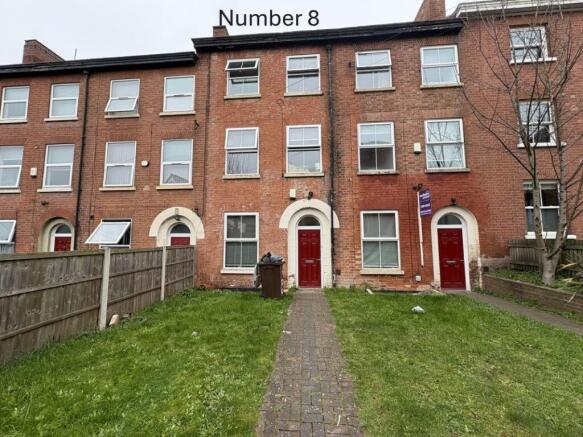 8 bed property, in 8 Wellington Square, £340,000