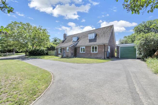 3 bed property, in Thetford Road, £495,000
