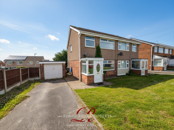 3 bed property, in Cae Derw, £150,000