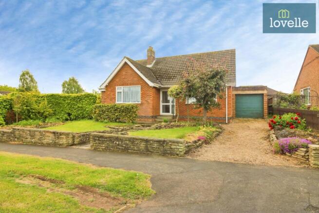 3 bed property, in Grosvenor Road, £245,000