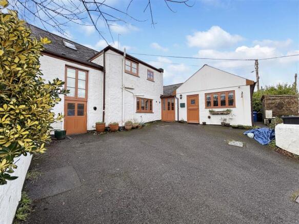 4 bed property, in St. Michaels Road, £397,000