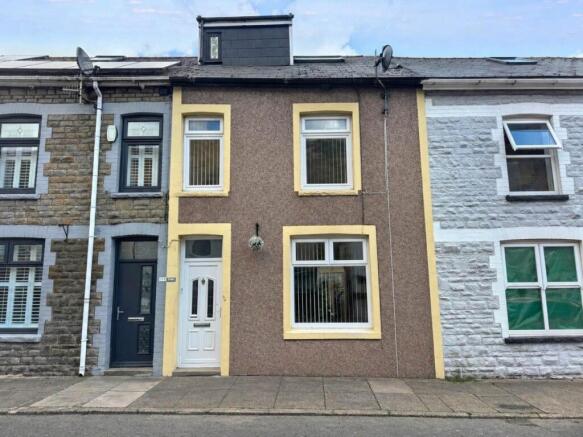 4 bed property, in Canning Street, £139,950
