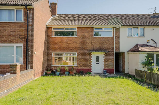 3 bed property, in Shortfield Road, £159,995