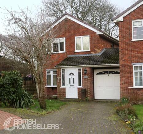 3 bed property, in Porter Close, £275,000