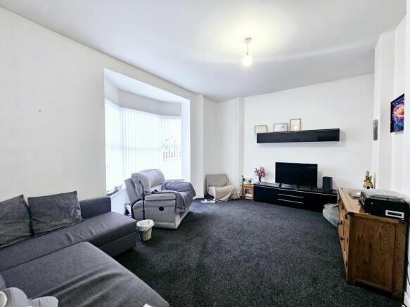 5 bed property, in Ireton Street, £200,000