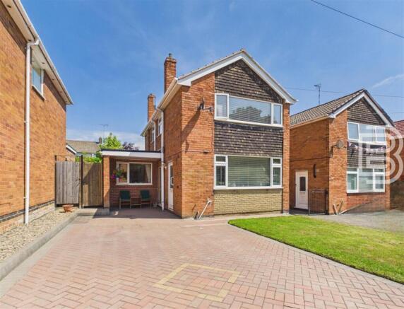 3 bed property, in Lawford Lane, £315,000