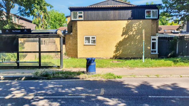 2 bed property, in 39 Kiln Shaw, £40,000