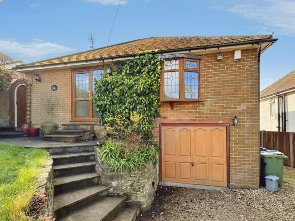 2 bed property, in Cumberledge Hill, £250,000