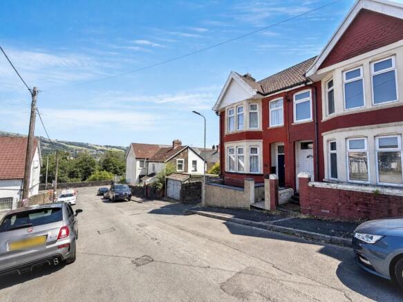 3 bed property, in Gwyn Street, £215,000