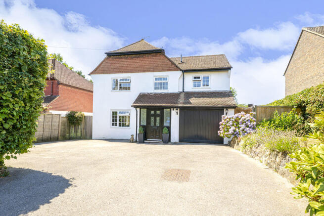 4 bed property, in Luxford Lane, £550,000