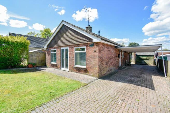 2 bed property, in Swan Meadow, £375,000