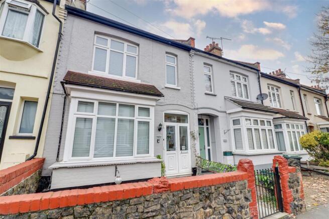 3 bed property, in Silverdale Avenue, £340,000