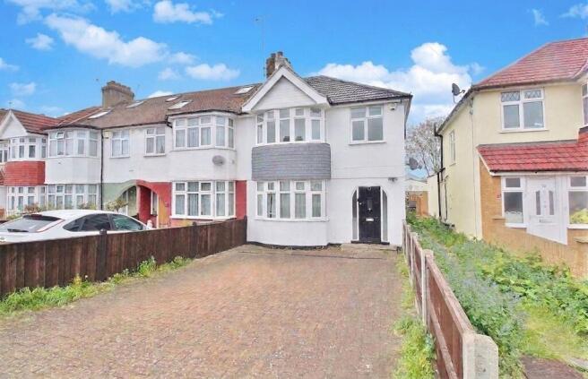 3 bed property, in Amhurst Gardens, £650,000