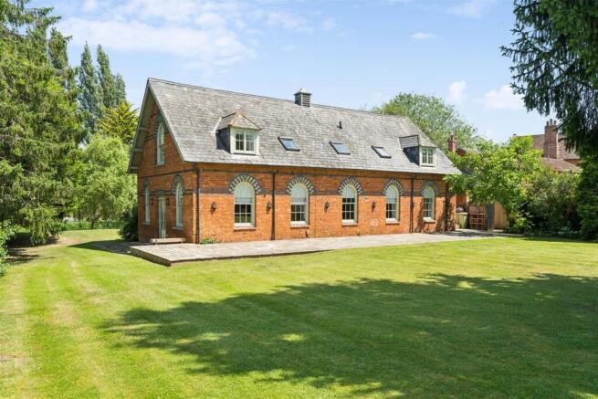 3 bed property, in Mill Street, £1,000,000