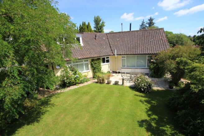3 bed property, in Loxfield Close, £699,950