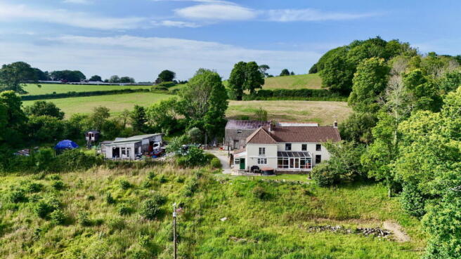 3 bed property, in Off Par Moor, £525,000