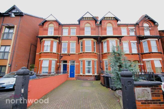 6 bed property, in Princes Street, £295,000