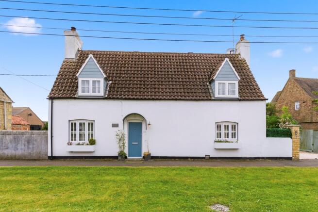 4 bed property, in East End, £600,000