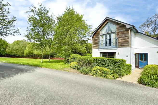 2 bed property, in The Valley, £140,000