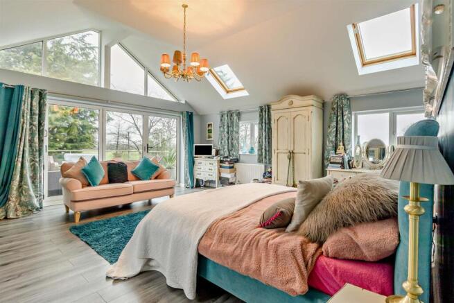 4 bed property, in Common Lane, £850,000