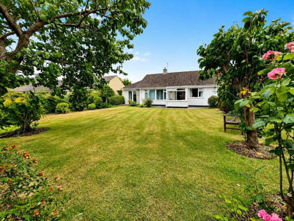 3 bed property, in The Worthings, £499,500