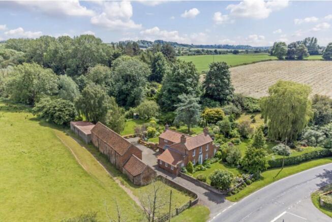 4 bed property, in Washdyke Farm, £750,000