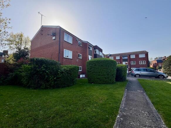 2 bed property, in Heathville Road, £155,000