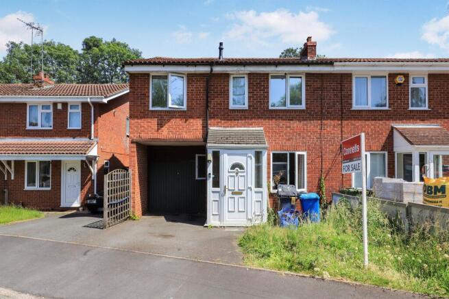 3 bed property, in Gleneagles Road, £200,000