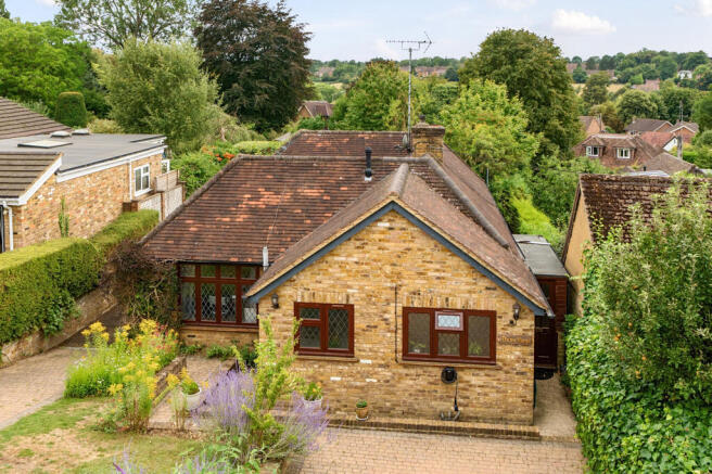 4 bed property, in Stylecroft Road, £829,950