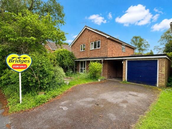 4 bed property, in Dinorben Close, £650,000