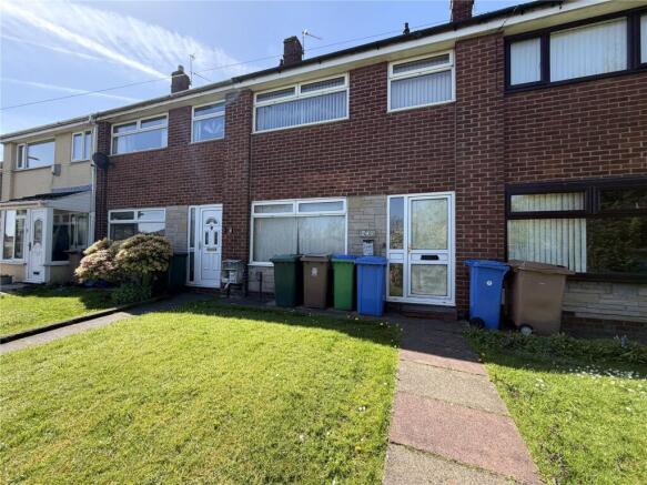 3 bed property, in Hollin Lane, £190,000