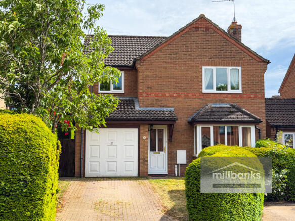 4 bed property, in Bayfield, £340,000
