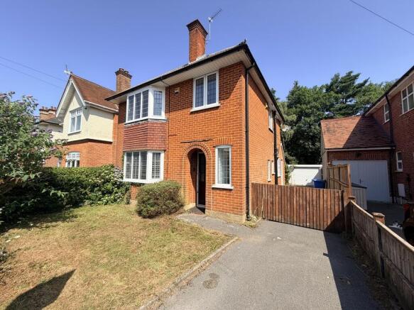 3 bed property, in Parkstone Avenue, £500,000