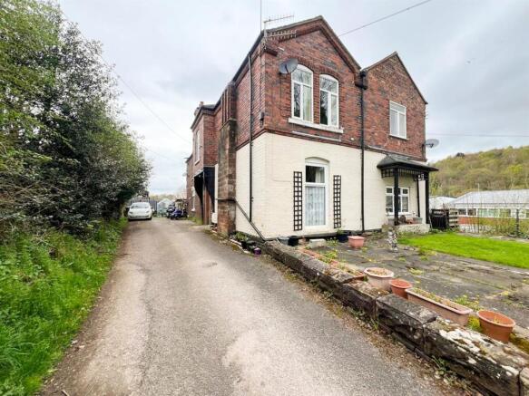 3 bed property, in Basford Lane, £125,000