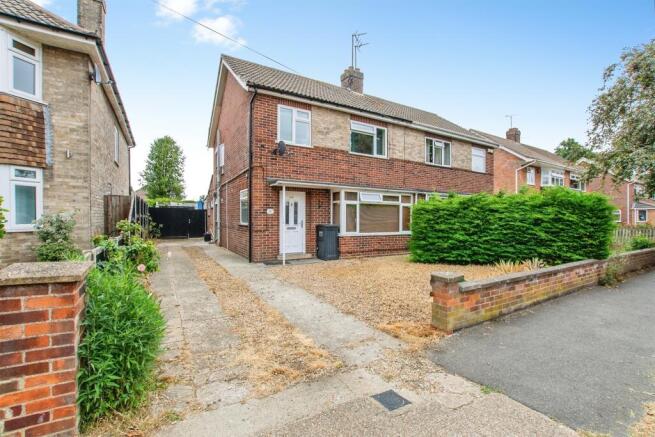 3 bed property, in Mount Drive, £260,000