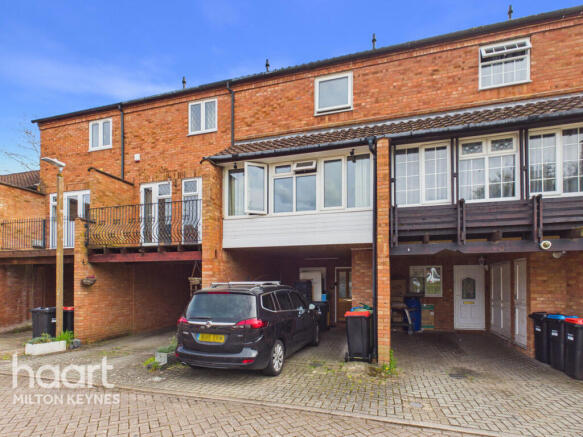 4 bed property, in Ironmonger Court, £260,000