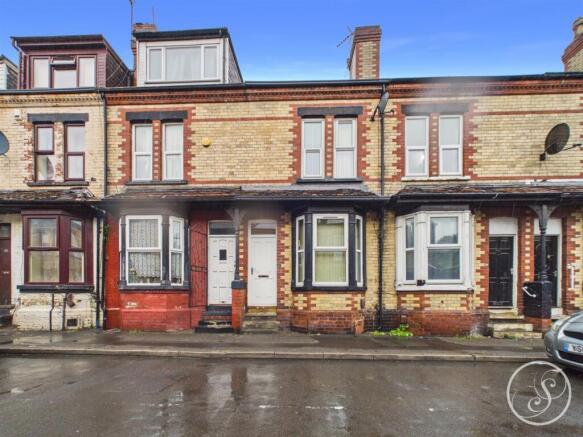 3 bed property, in Stanley Terrace, £150,000