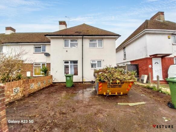 4 bed property, in Viola Avenue, £475,000