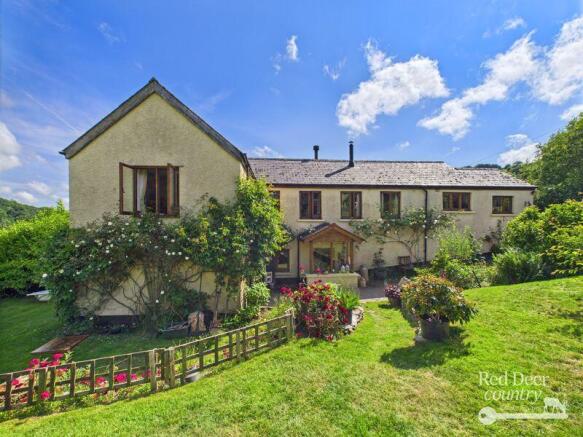 3 bed property, in Wheddon Cross, £495,000
