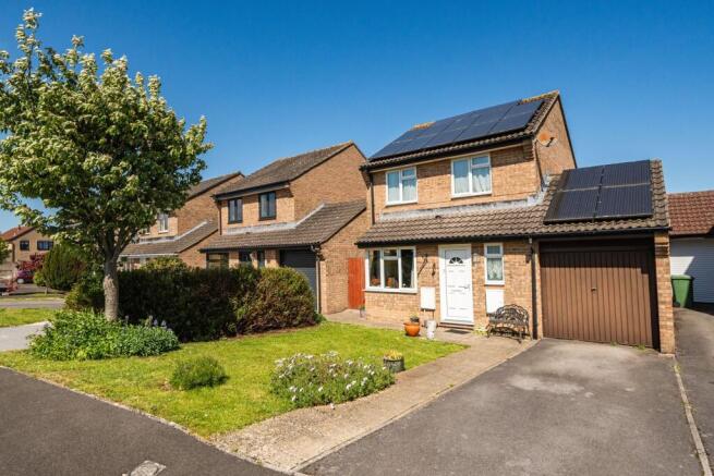 3 bed property, in Allen Drive, £305,000