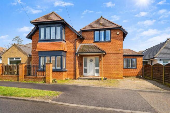 4 bed property, in Rosebery Road, £875,000