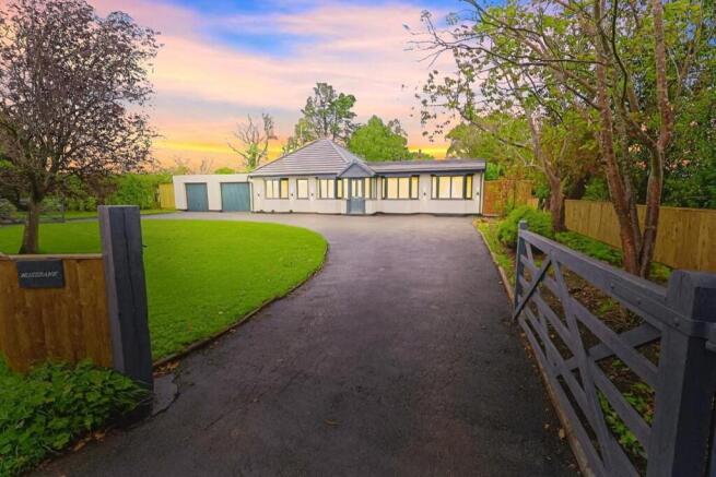 5 bed property, in Townfield Lane, £600,000