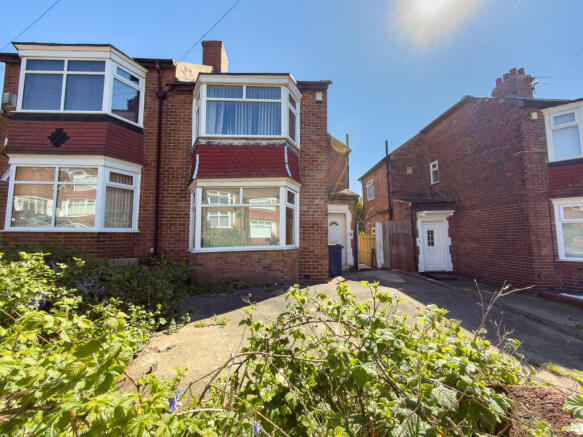 2 bed property, in 12 Coventry Gardens, £38,000