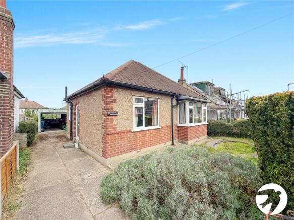 2 bed property, in Gerrard Avenue, £270,000