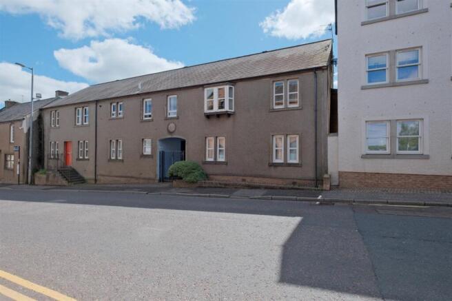 2 bed property, in Arran Court Kirk Street, £94,995