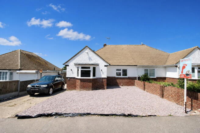 3 bed property, in Lancaster Gardens, £425,000