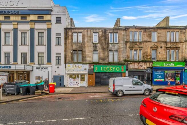 2 bed property, in Main Street, £70,000