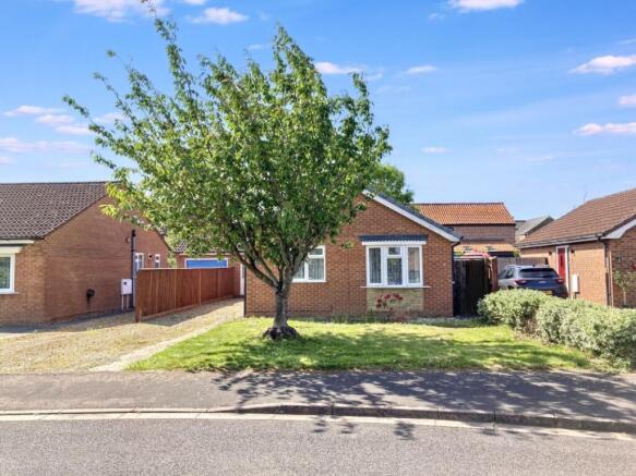 3 bed property, in 8 Fairfields, £145,000