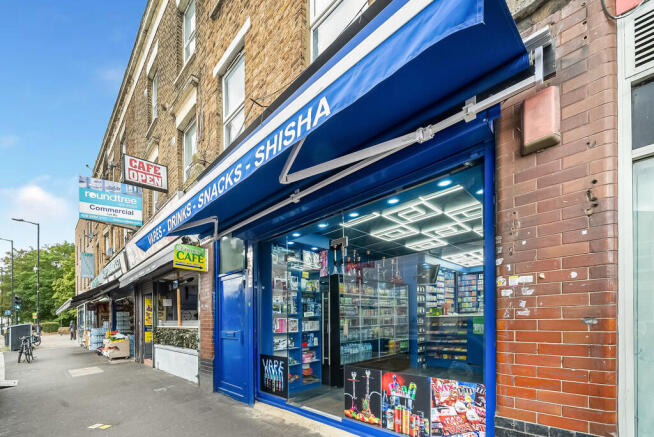 3 bed property, in Lordship Lane, £800,000