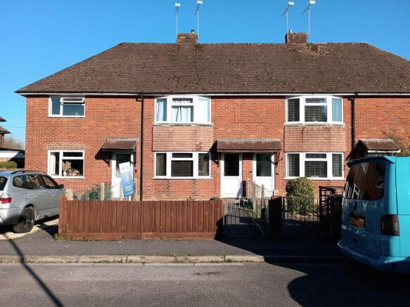 2 bed property, in Arras Road, £240,000